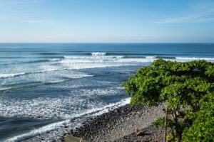 El equipo español de surf vuelve al trabajo tras el parón navideño para continuar preparando el preolímpico de surf