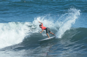 Pleno de los españoles en la jornada inaugural del Surf City El Salvador ISA World Surfing Games 2021