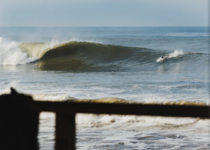 Las opciones de España pasan todas por el surfista nacional Aritz Aranburu