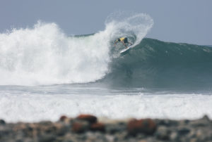Aritz Aranburu sigue con opciones en el cuadro principal de los ISA World Surfing Games de El Salvador