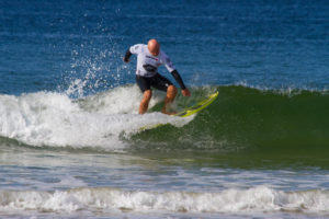 Aitor Francesena “Gallo”, un surfista indestructible, incombustible e icono del deporte adaptado