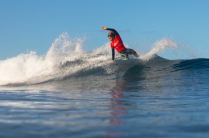 El Spring Surfest Las Américas Pro arrancó acompañado de sol y gente en la mítica playa tinerfeña