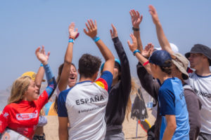 El equipo español se mantiene en la pelea por las medallas en el Campeonato de Europa de Surf Júnior