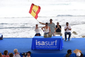 Arrancó el Surf City El Salvador ISA World Surfing Games 2023 con la tradicional mezcla de arenas de los países participantes