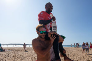 A Frouxeira corona a los primeros campeones de Europa de Parasurfing 2023