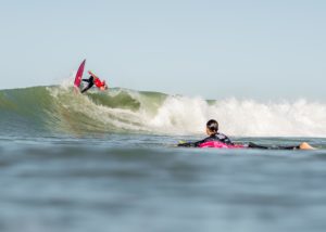 Éxito rotundo en el doble evento de la Liga Junior Series y SurfingKids 2024 en La Barrosa