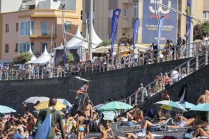 Espectáculo épico de olas en La Cícer