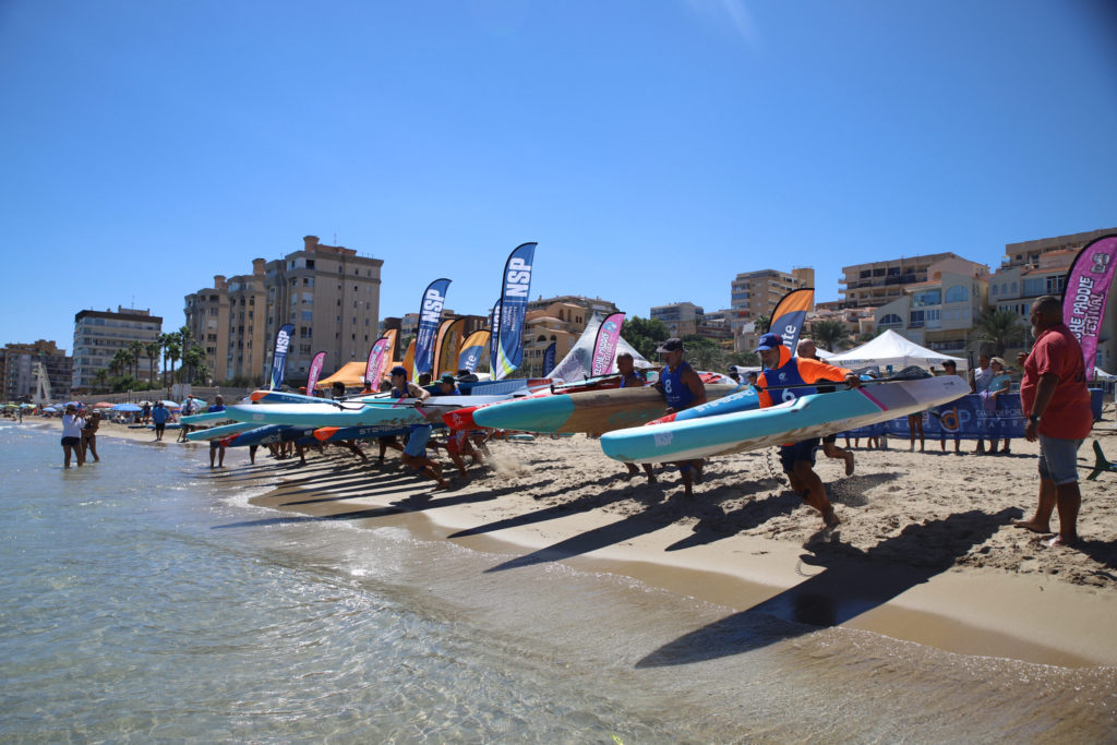 El Elche Paddle Festival consolida Arenales del Sol como escenario del SUP nacional