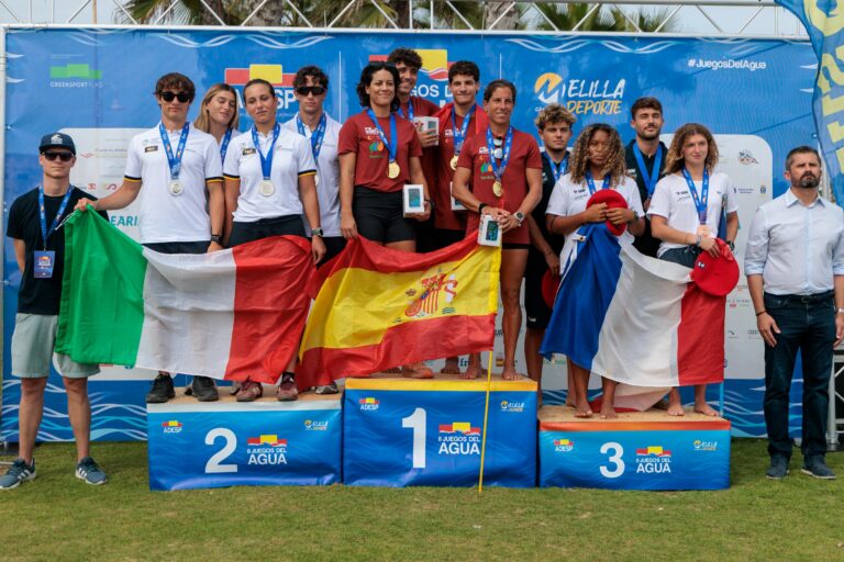 España revalida en Melilla el título de Campeona de Europa de SUP